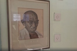 Портрет Ганди.
