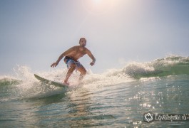Серфинг в Израиле - это замечательно! Фото - Михаил Нахимович.