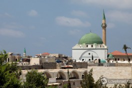 Вид на мечеть, старый Акко, Израиль.