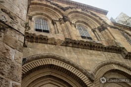 Фасад Храма Гроба Господня в Иерусалиме. Лучший пример зодчества эпохи крестоносцев.