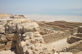 Массада была построена царем Иродом в 25 году до н.э. и служила дворцом для него и его семьи.