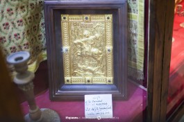 Подарок Михаила Саакашвили музею монастыря Креста.