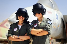 Пилоты израильских ВВС. Им запрещено раскрывать лица на фотографиях.