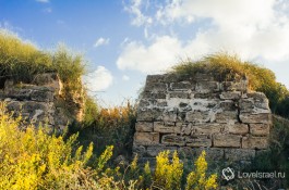 Акведукты в Кейсарии. Фото - Юрий Юхацков.