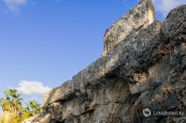 Акведукты в Кейсарии. Фото - Юрий Юхацков.