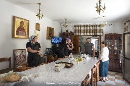 Трапеза в подворье.