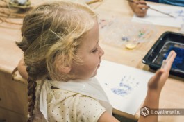 В матнасе в Хайфе, провожу урок израильским деткам - учу искусству.
