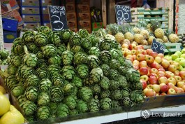 Рынок Маханэ Йеуда в Иерусалиме – чего здесь только нет! Фото - Игорь Гершензон.