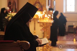Утренняя молитва в Горненском монастыре.