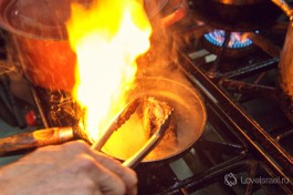 Кошерное мясо вымачивается в соли, поэтому когда будете солить ваше блюдо - осторожно!