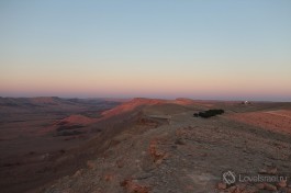 Утро - самое красивое время для фотографии. Кратер Рамон.