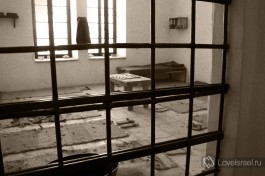 Одна из камер, где сидели узники из организации 