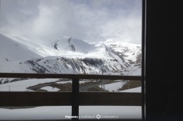 Заснеженные горы Грузии.